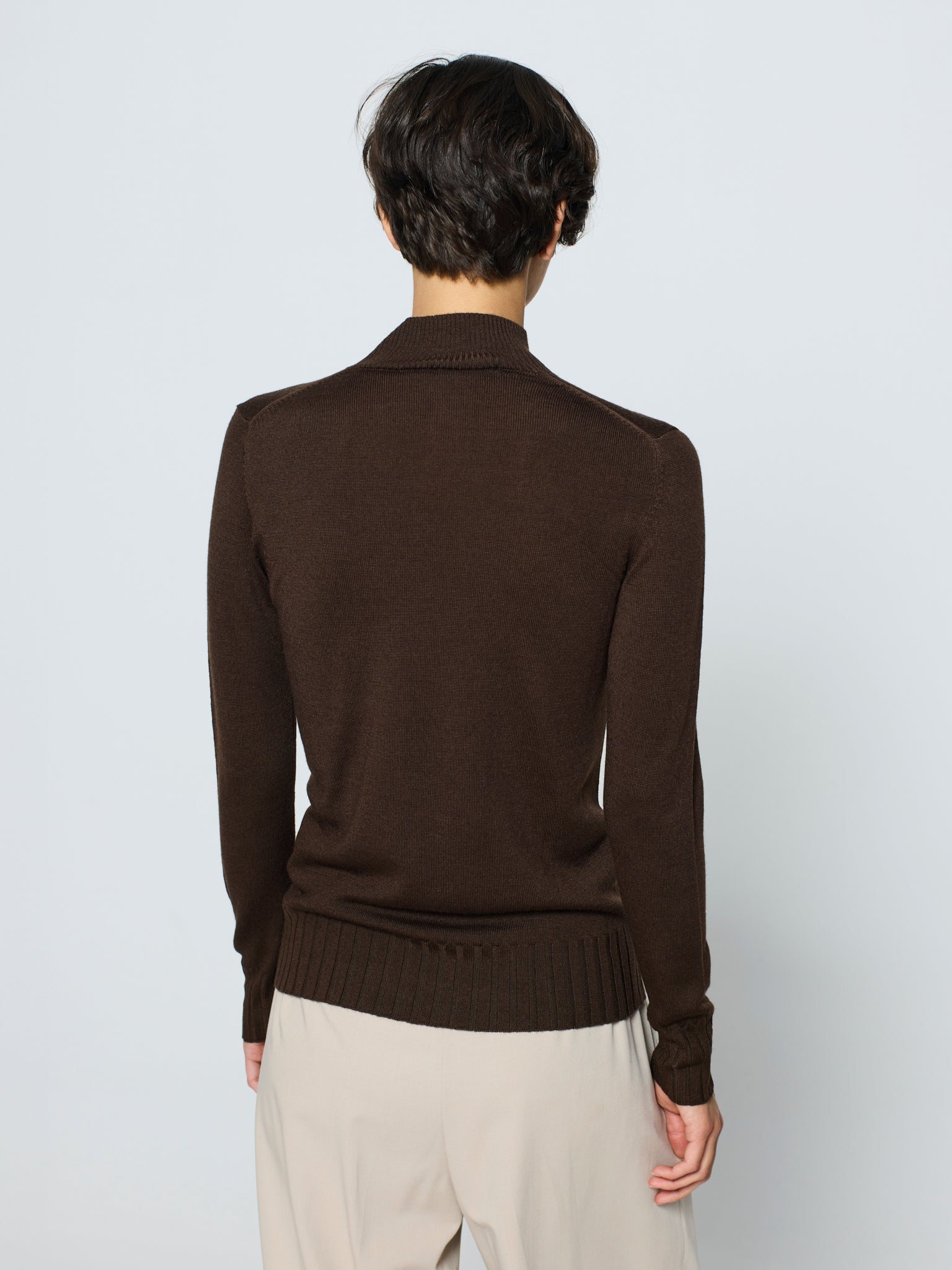 Jersey básico de canalé ancho cuello semicisne, manga larga