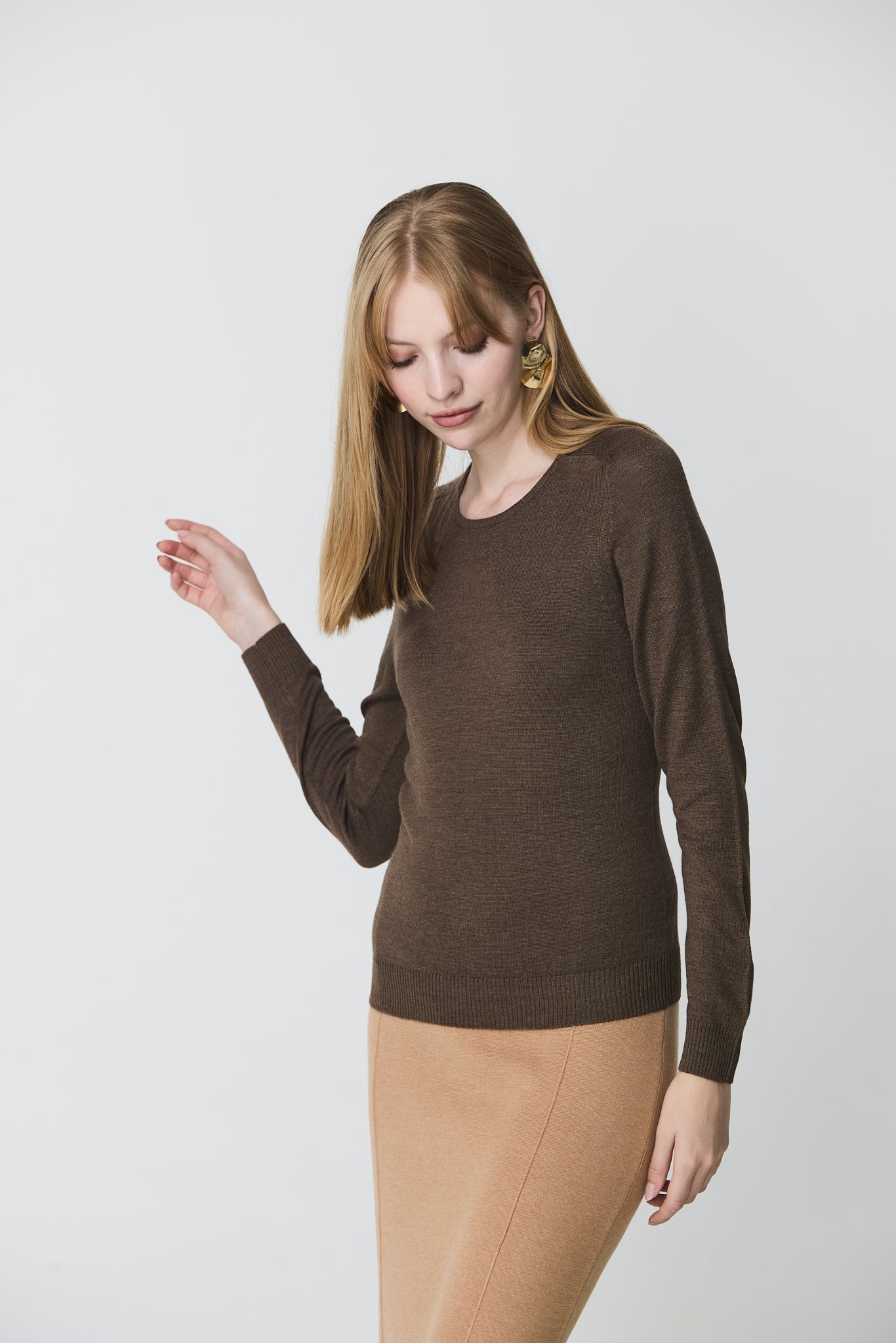 Round neck sweater