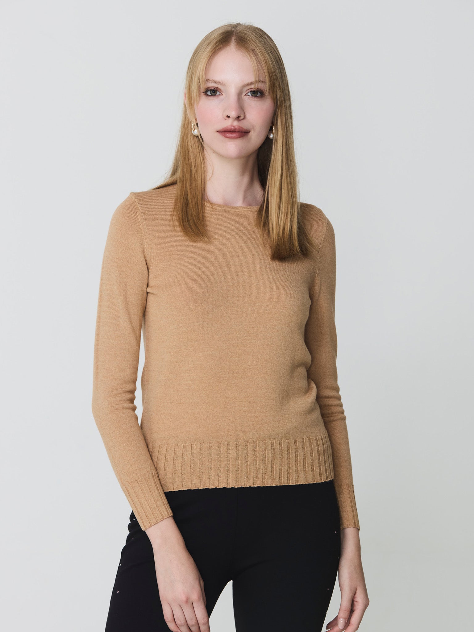 Round neck sweater