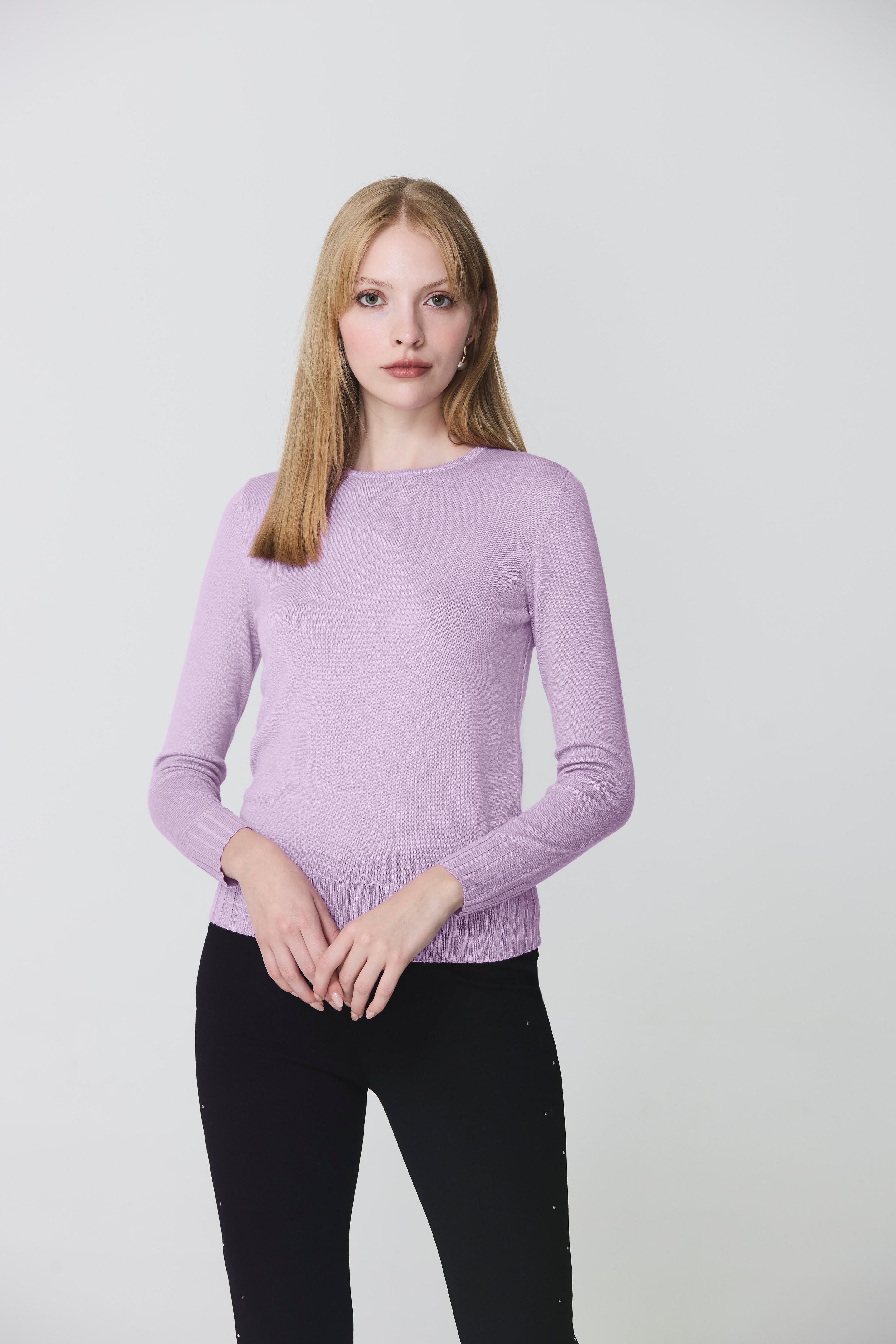 Round neck sweater