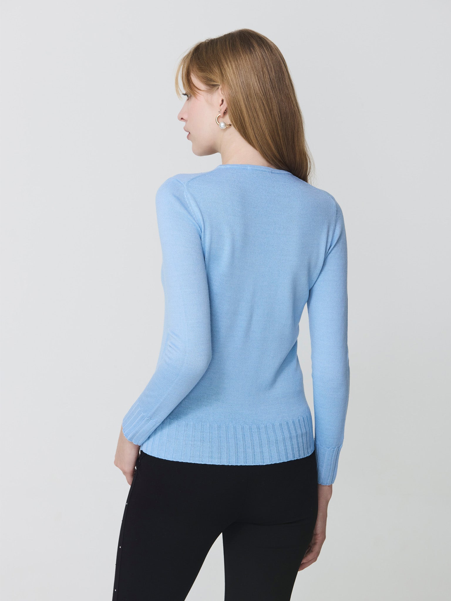 Round neck sweater