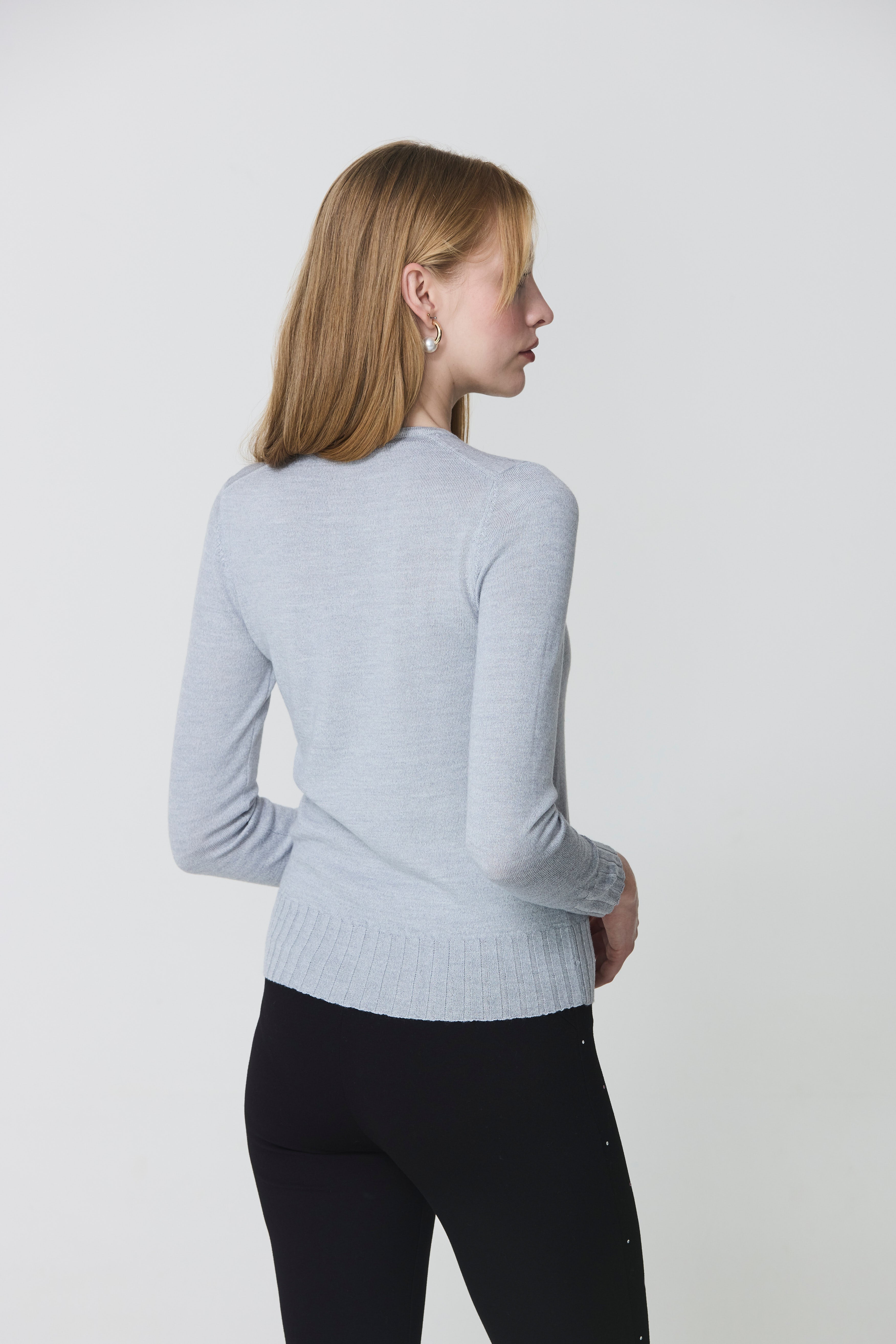 Round neck sweater