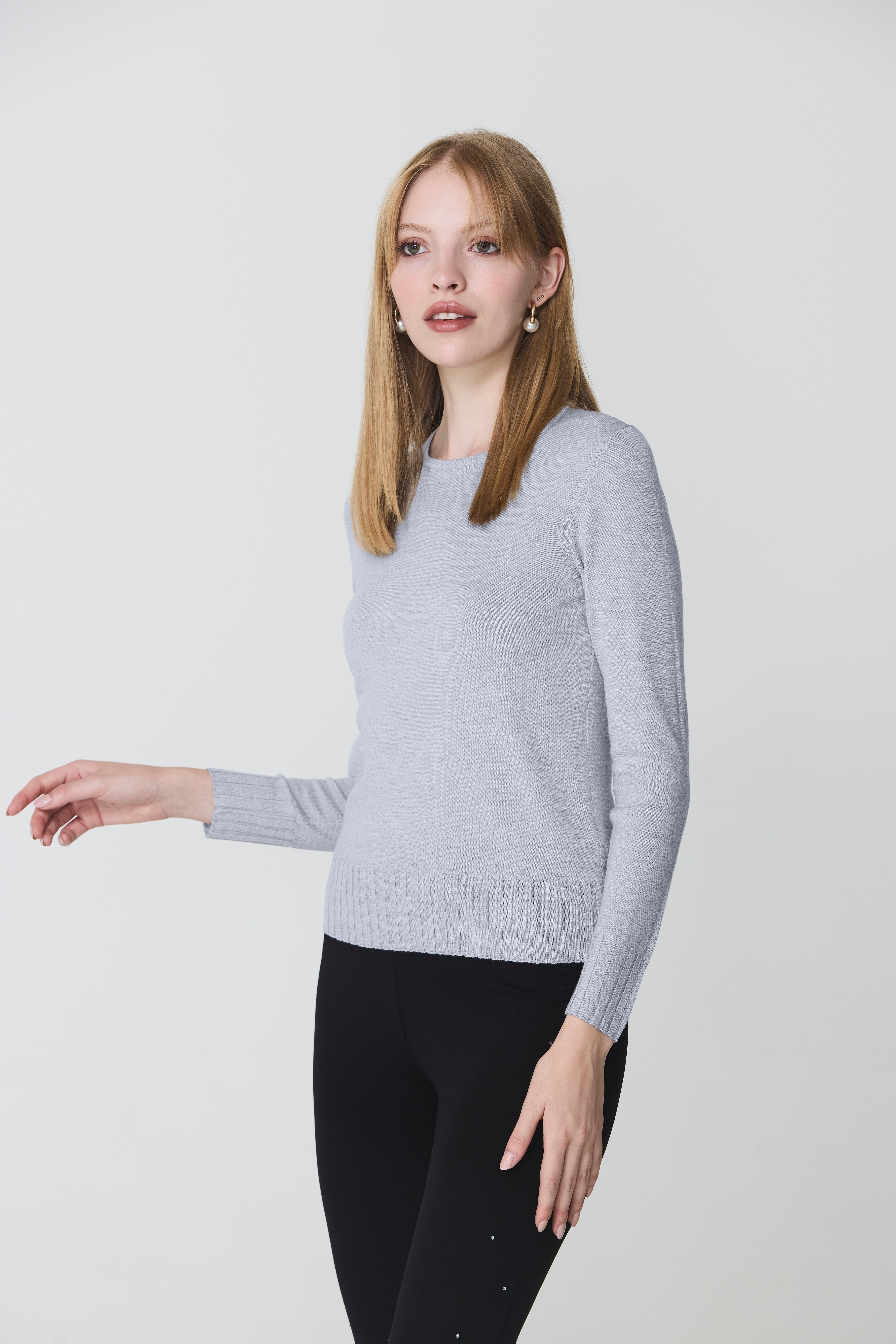 Round neck sweater