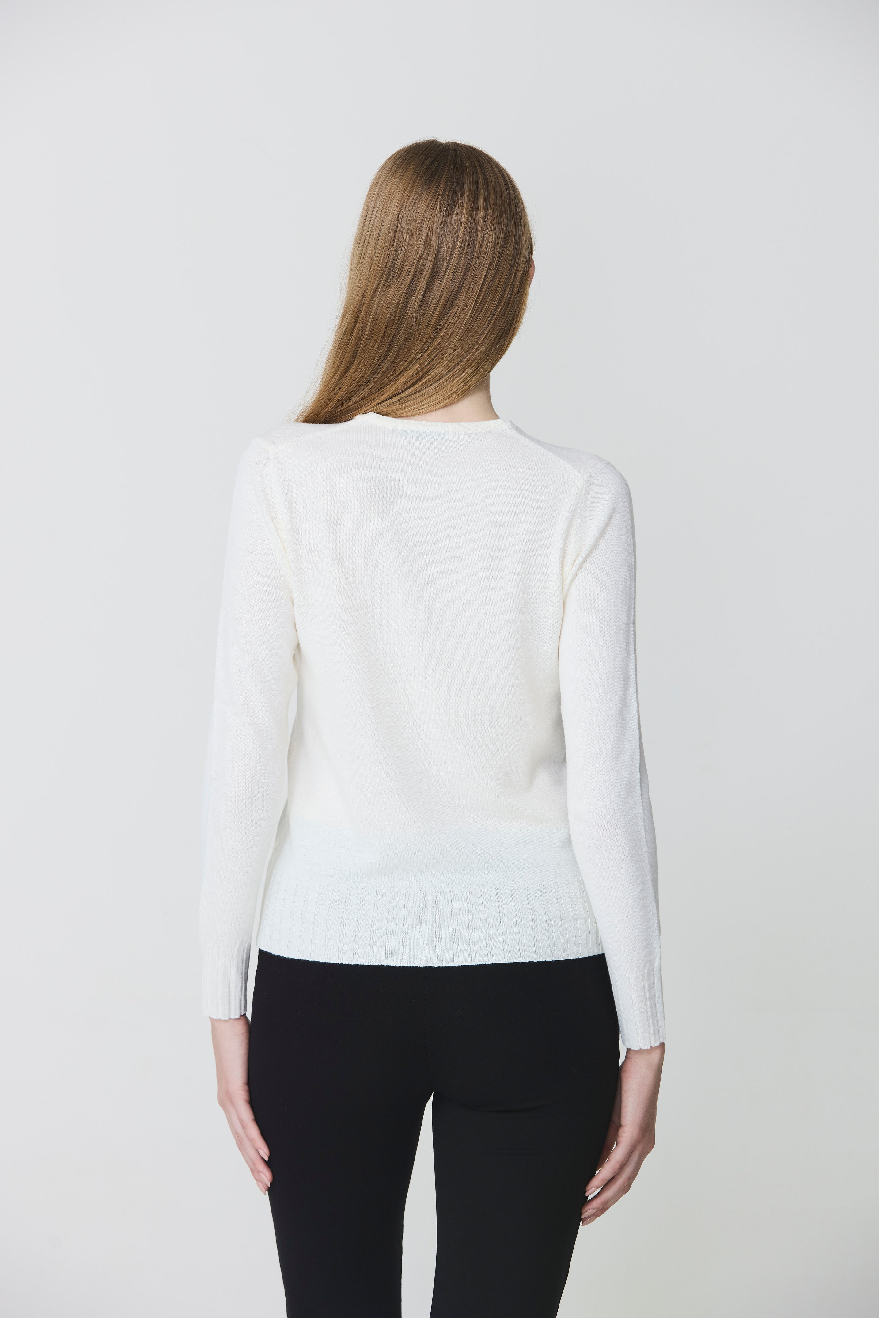 Round neck sweater