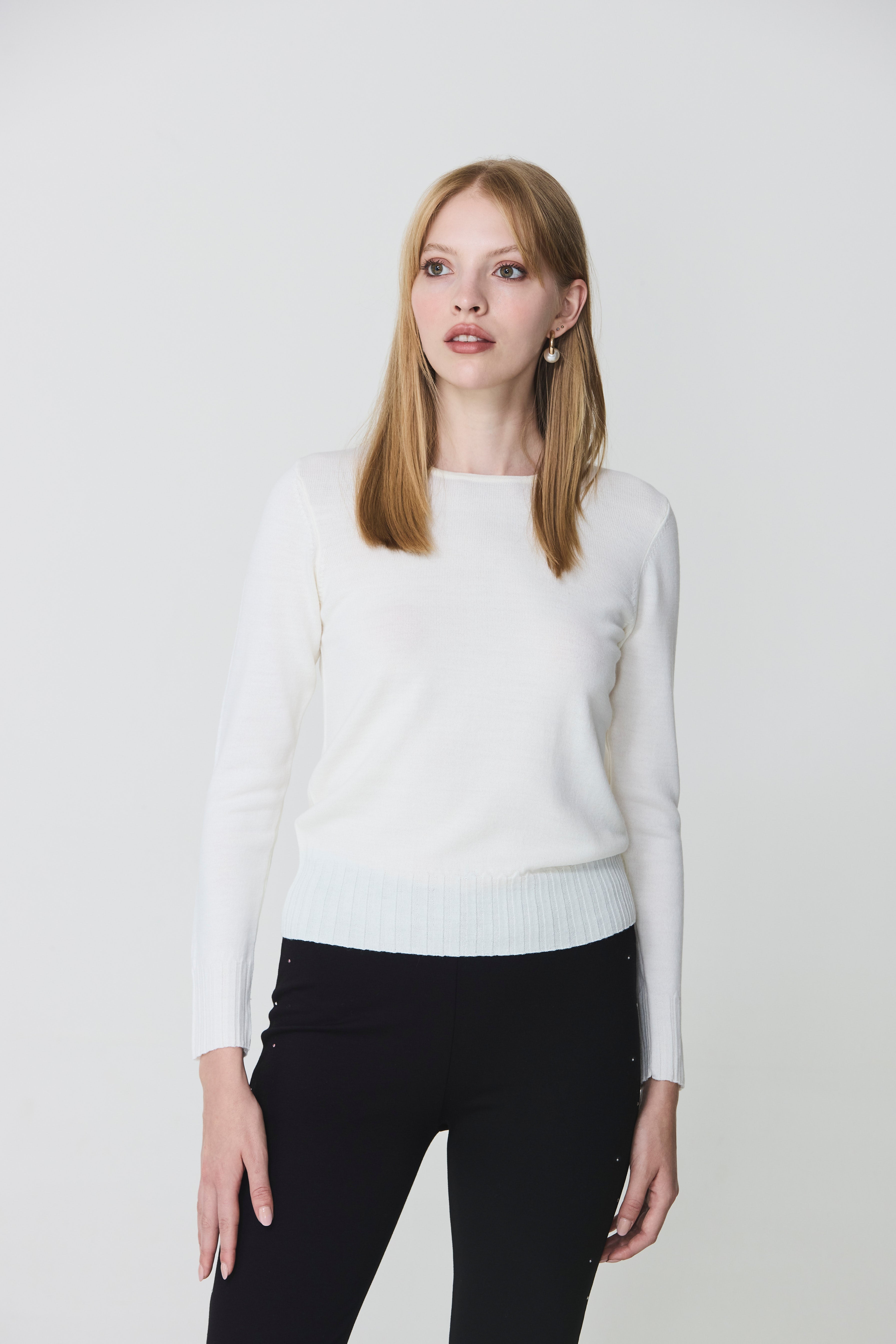 Round neck sweater