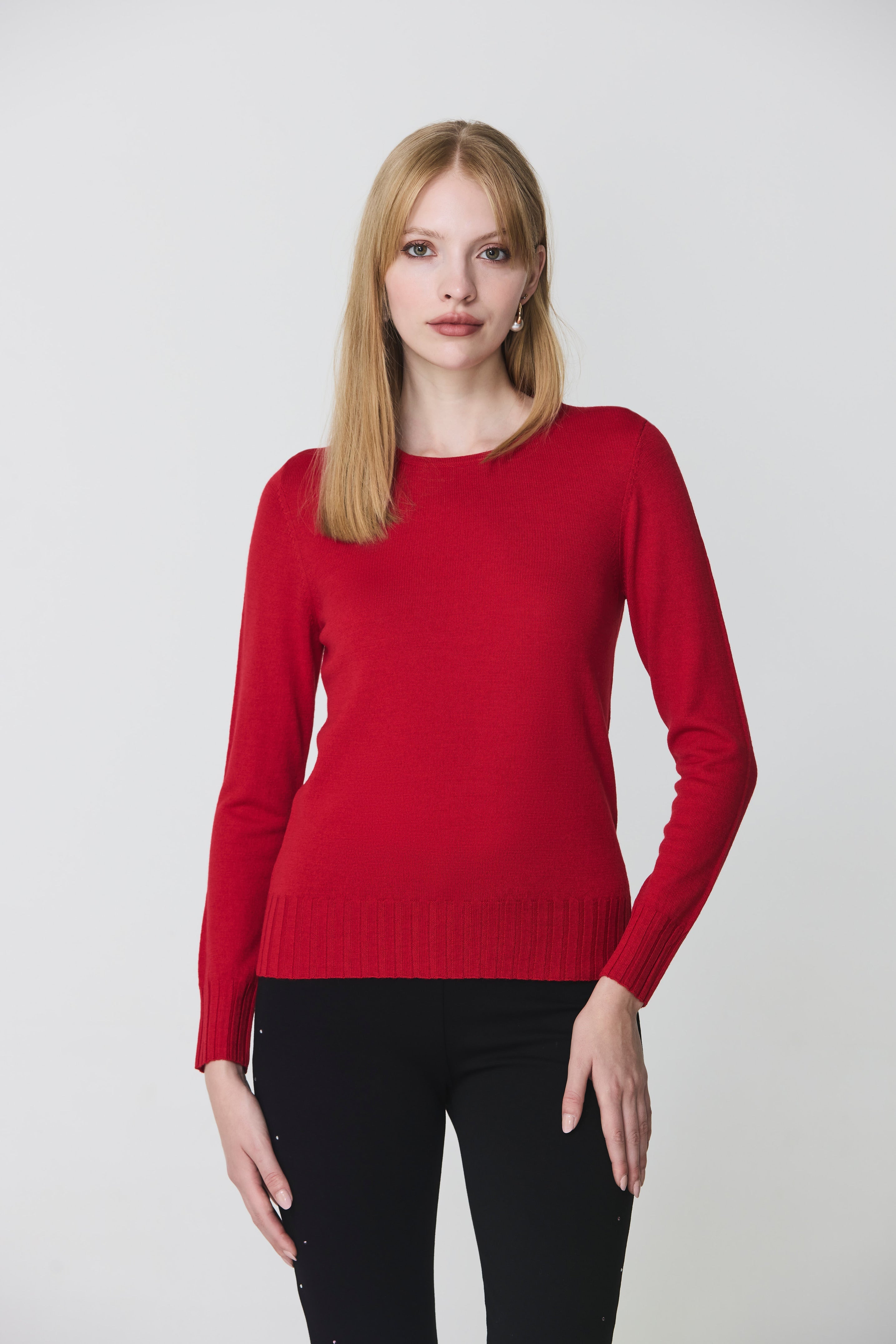 Round neck sweater