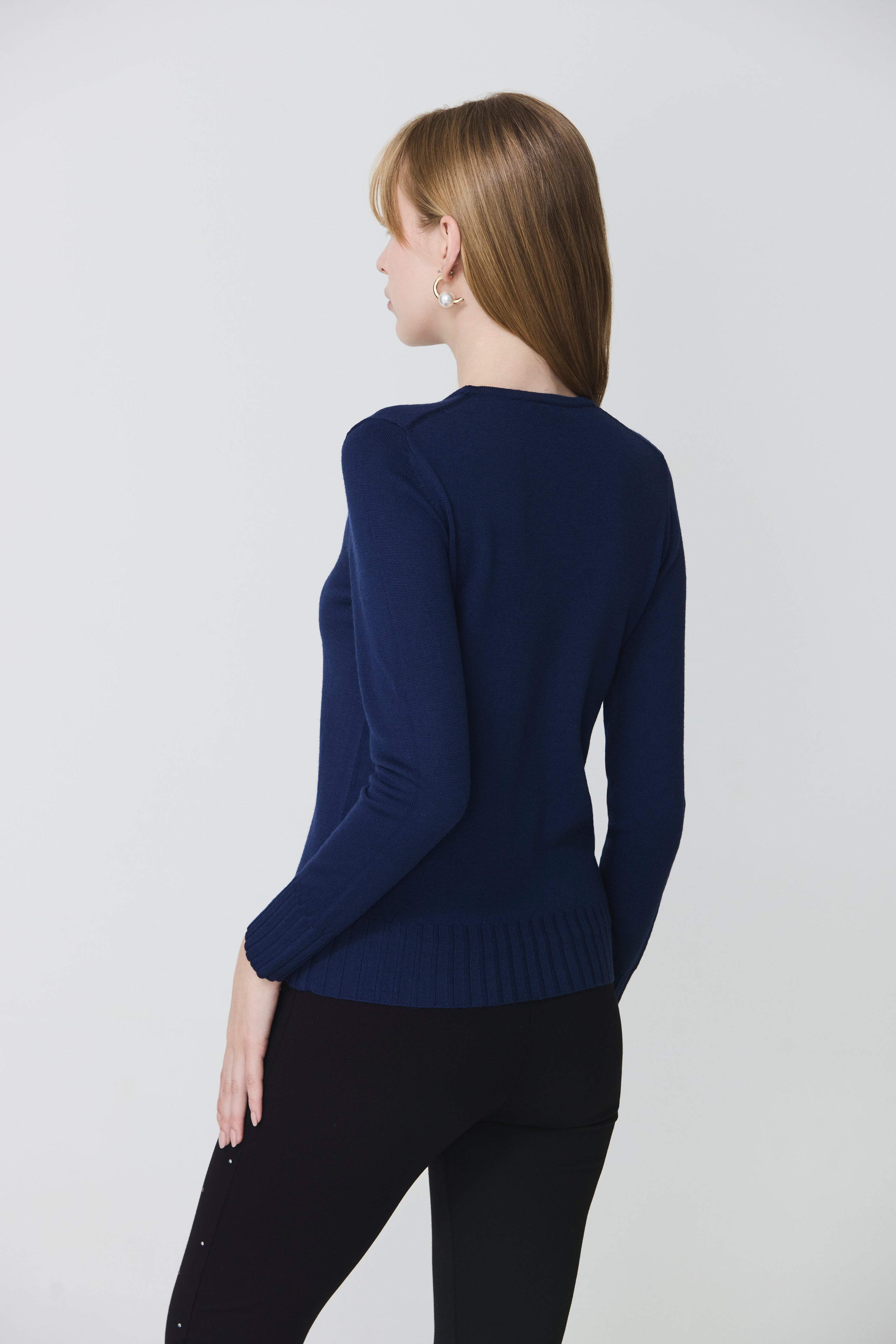 Round neck sweater