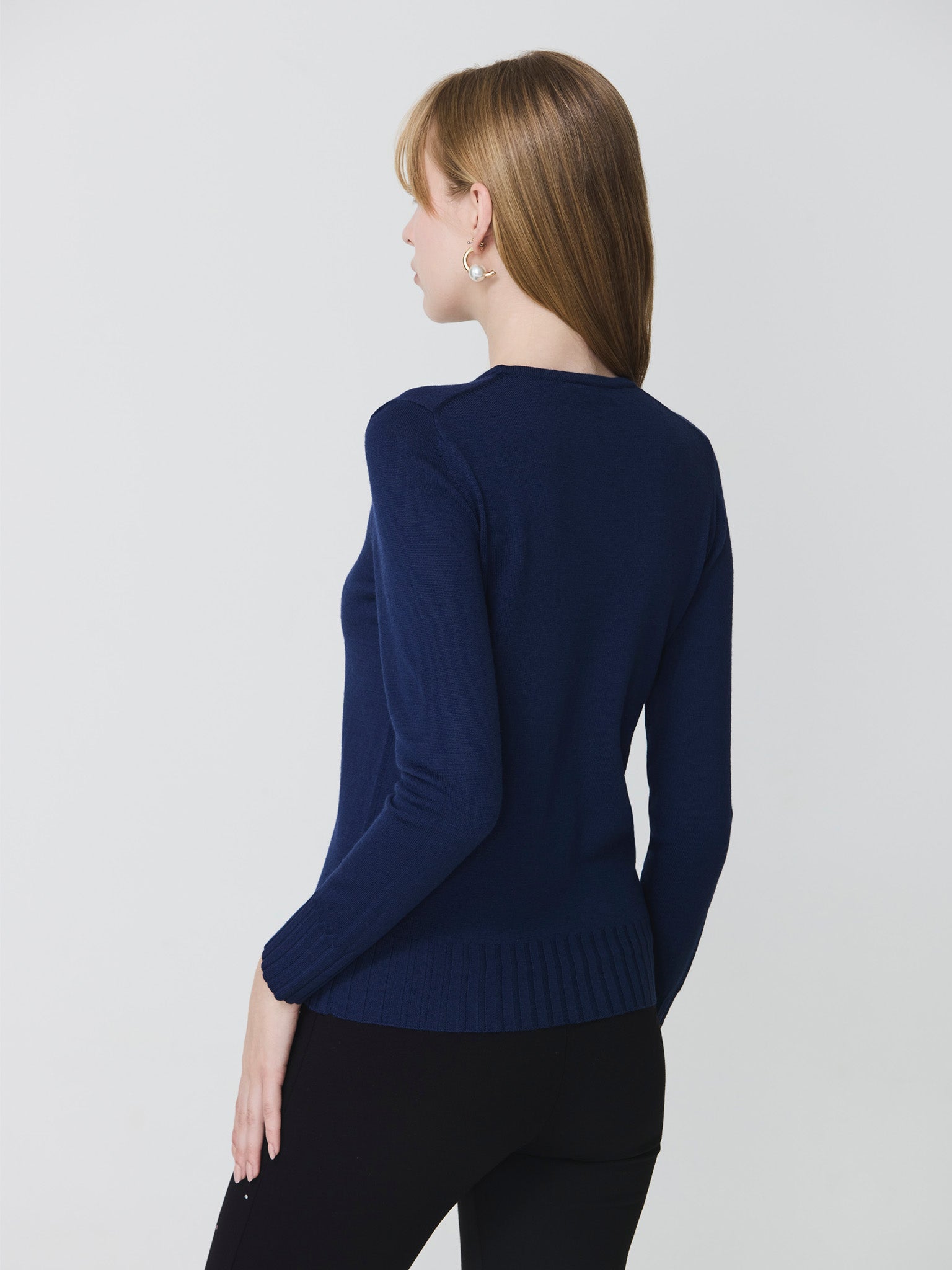 Round neck sweater