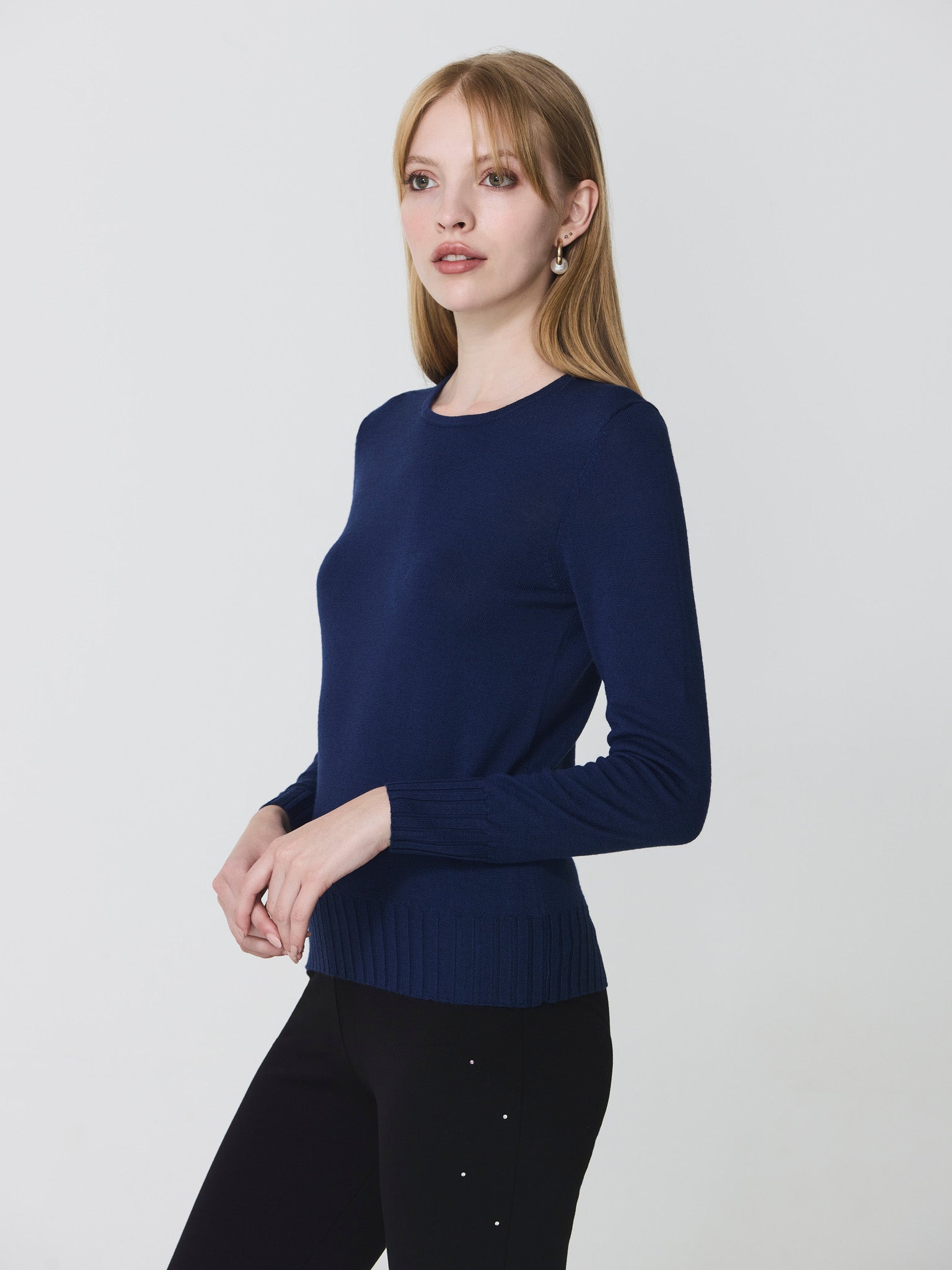 Round neck sweater