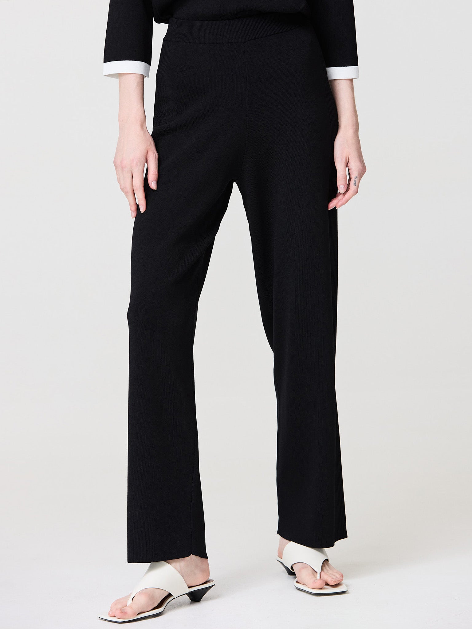 Pantalons amb detall rib a lateral