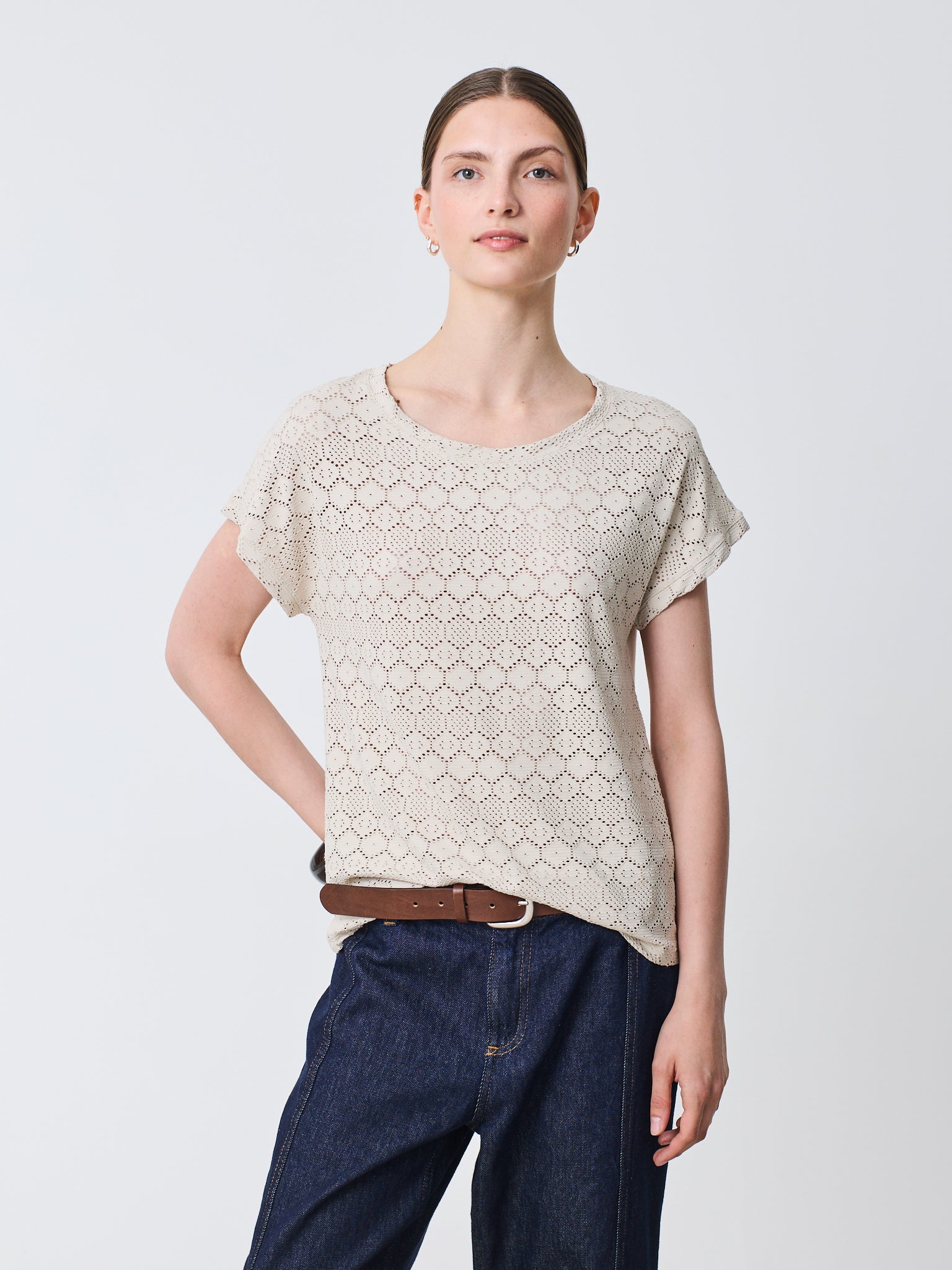 Camiseta cuello redondo y manga caída