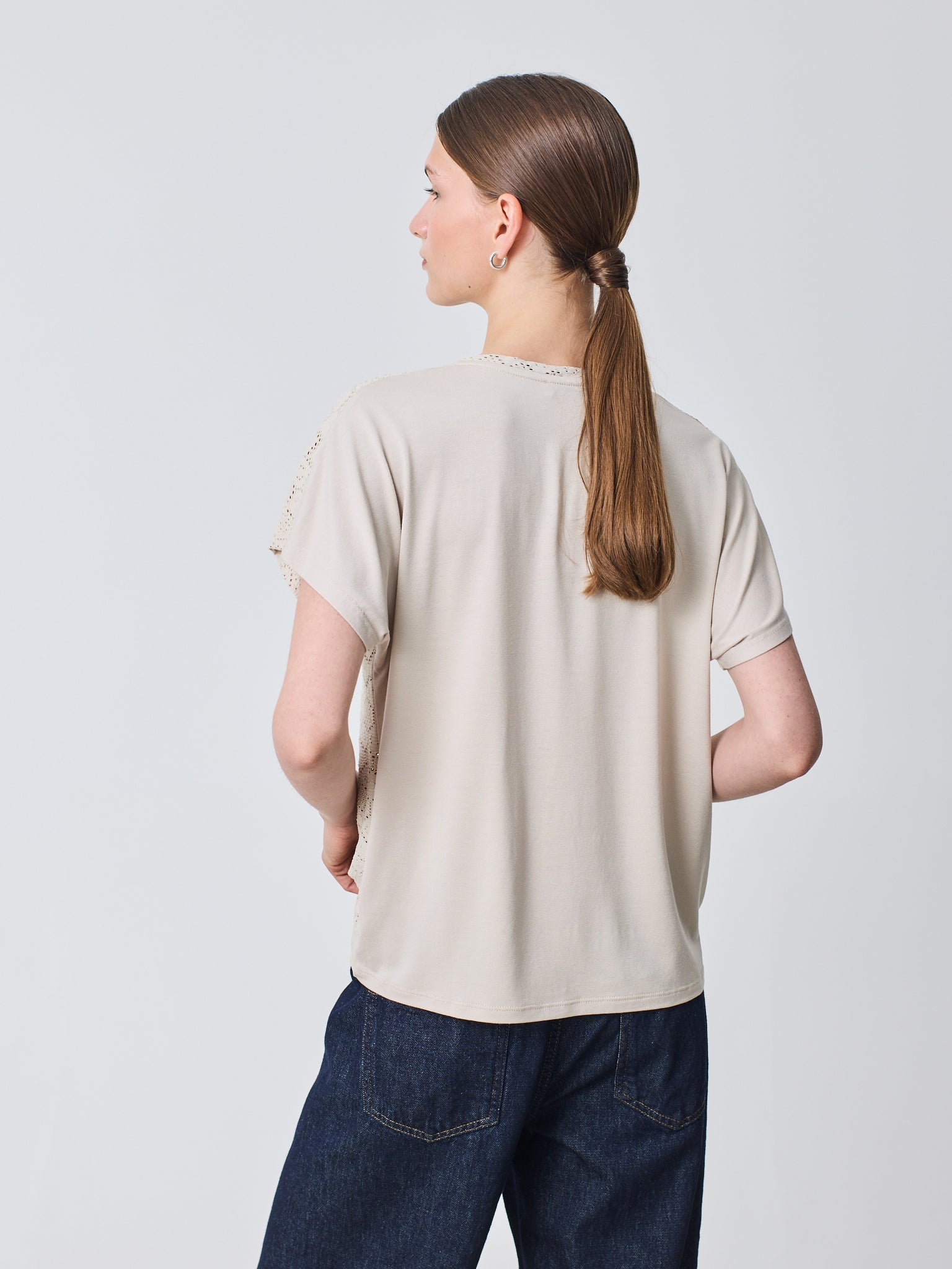 Camiseta pico en escote