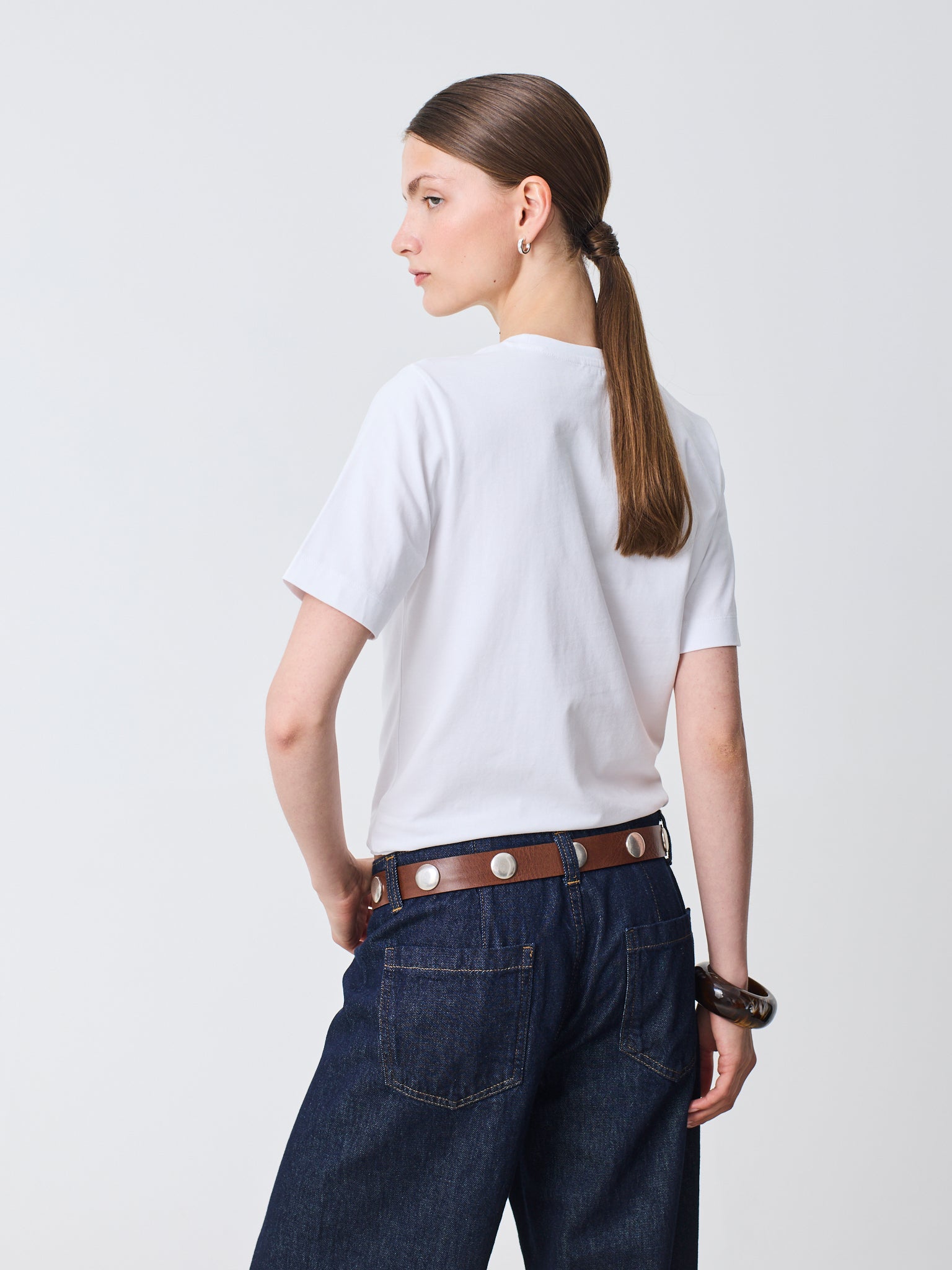 Camiseta cuello redondo con hotfix