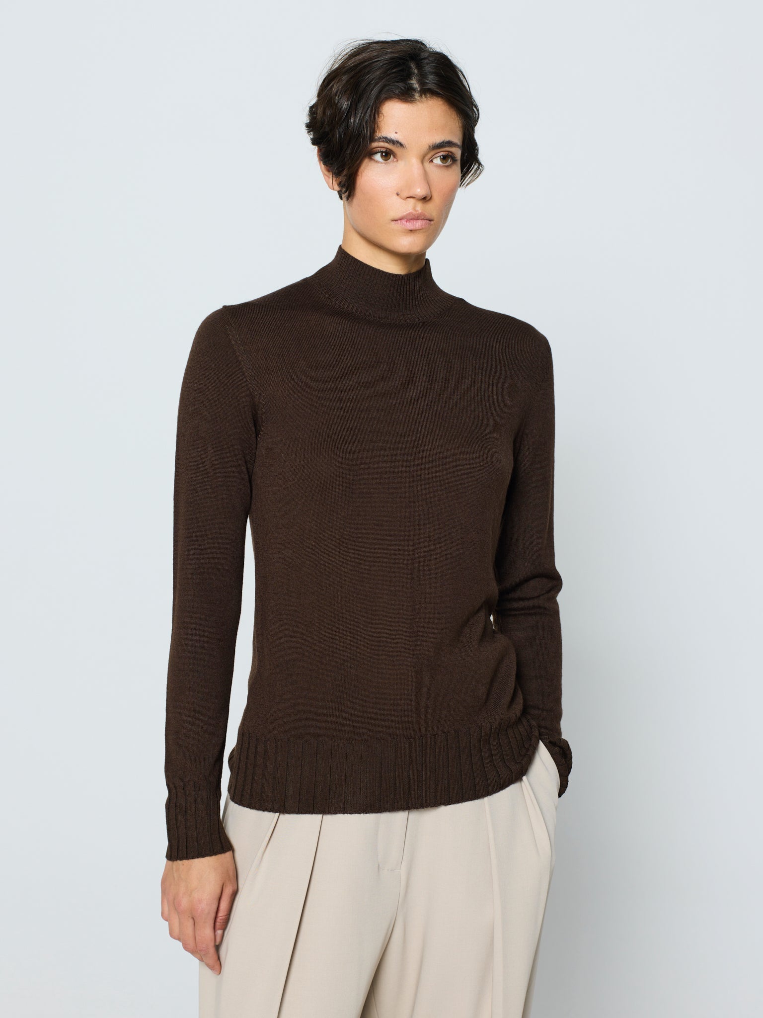 Jersey básico de canalé ancho cuello semicisne, manga larga
