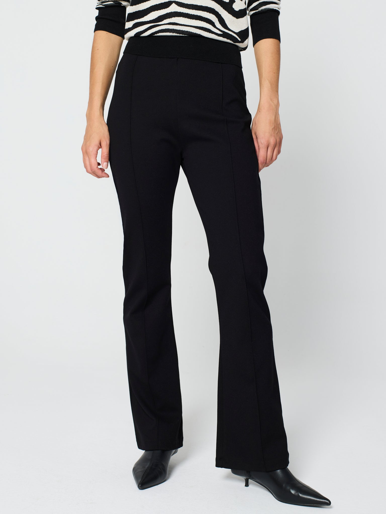 Pantalons de punt amb nervi