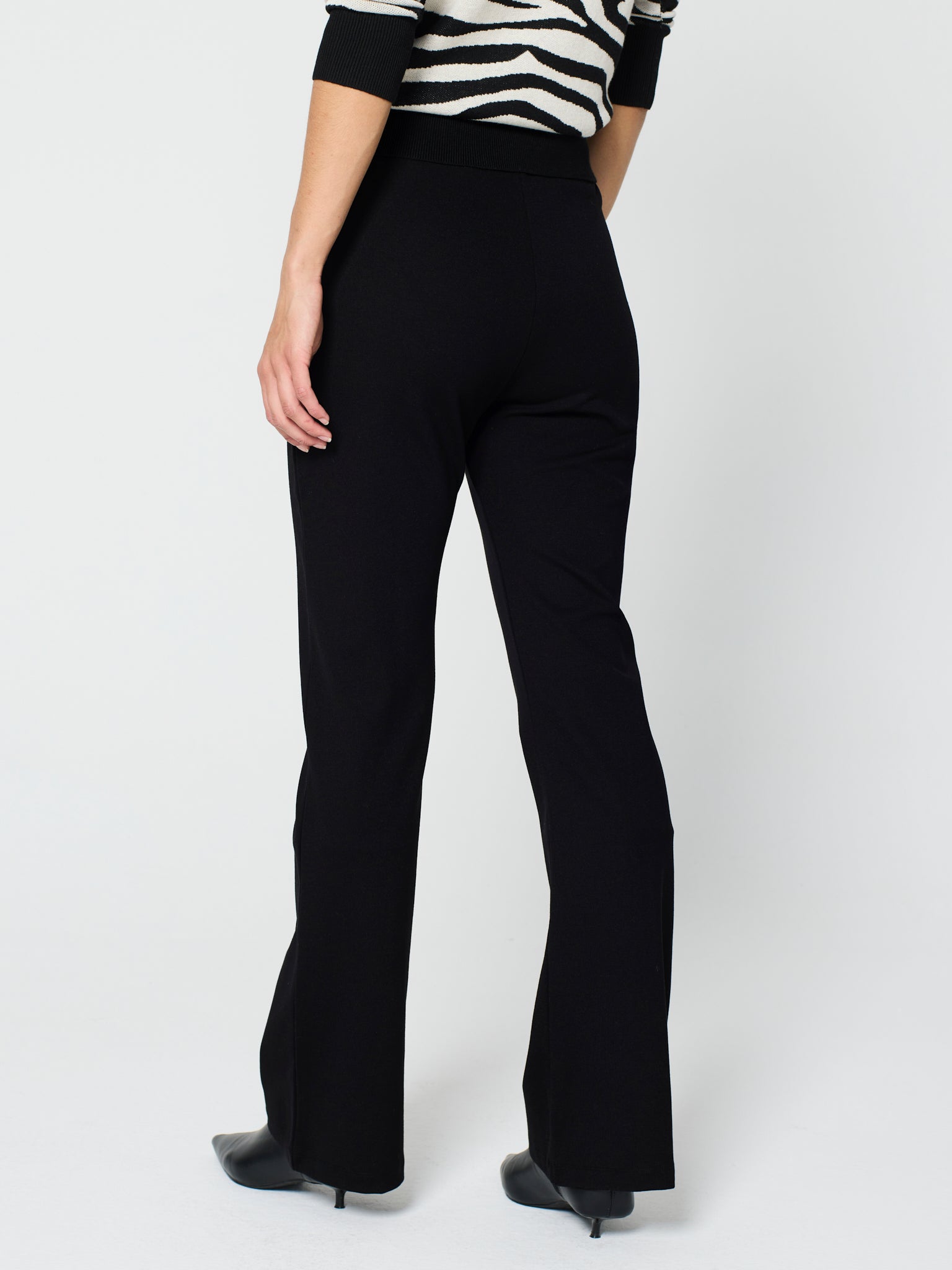Pantalons de punt amb nervi