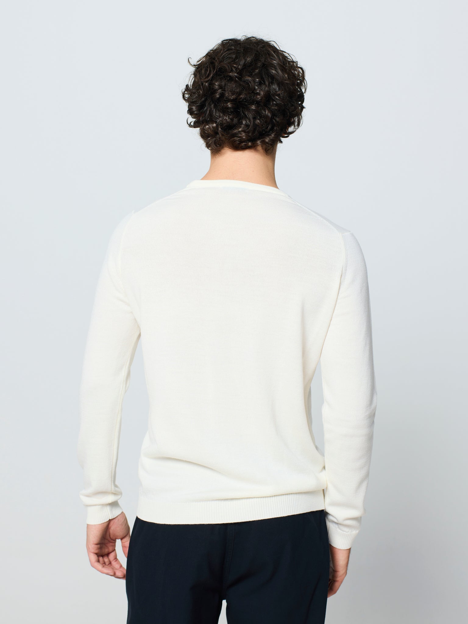 Jersey de hombre cuello redondo y manga larga