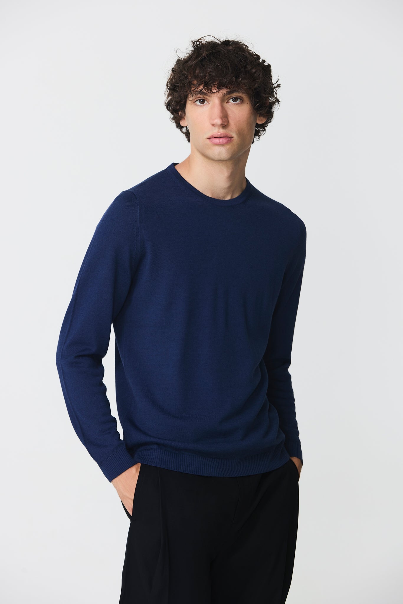 Round neck sweater