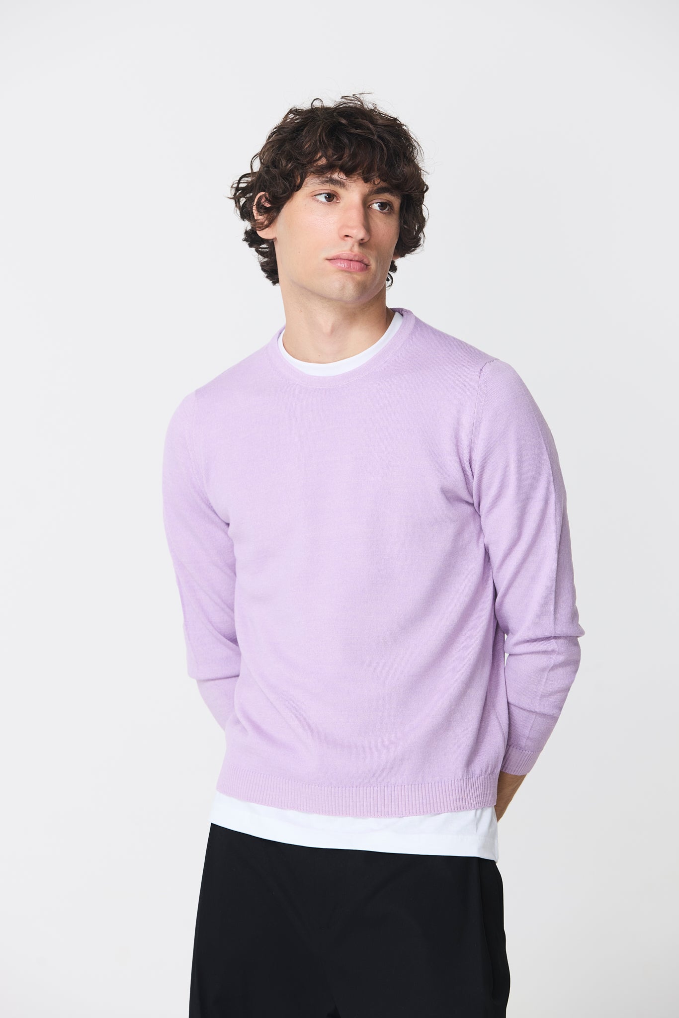 Round neck sweater