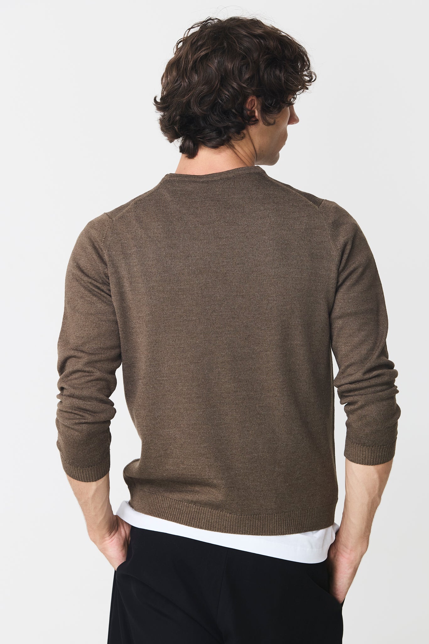 Round neck sweater